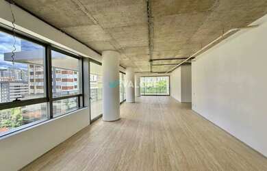 Imagem: O apartamento possui 4 Dormitórios, 5 Banheiros, 5 Vagas na