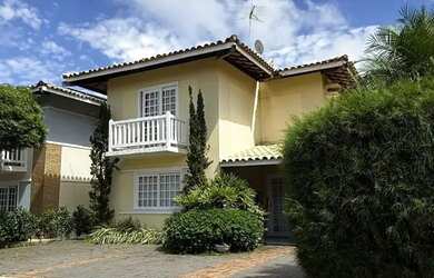 Imagem: A casa em condomínio possui 4 Dormitórios, 3 Banheiros, 2