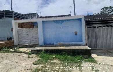 Imagem: A casa possui 2 Dormitórios, 1 Banheiro, 1 Vaga na garagem