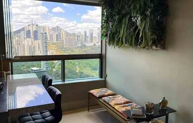 Imagem: O apartamento possui 1 Dormitório, 2 Banheiros, 1 Vaga na garagem