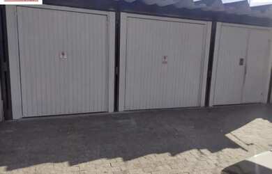 Imagem: O depósito possui 3 Vagas na garagem, 250m² de Área e está