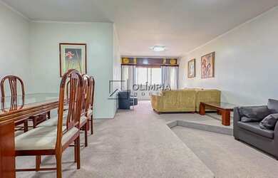 Imagem: O apartamento possui 3 Dormitórios, 2 Banheiros, 2 Vagas na