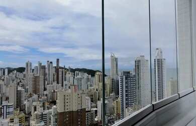 Imagem: O apartamento possui 3 Dormitórios, 4 Banheiros, 3 Vagas na