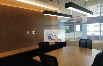 Imagem: O depósito possui 5 Vagas na garagem, 240m² de Área e está