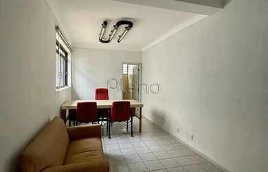 Imagem: A casa possui 1 Dormitório, 4 Banheiros, 3 Vagas na garagem