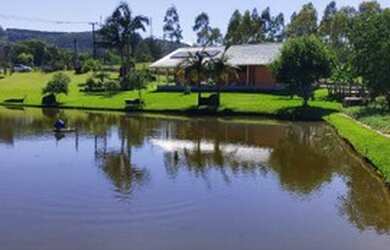 Imagem 12: Sítio dos Sonhos. Piscina, Churrasqueira, VarandaeÁrea de serviço