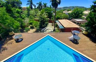 Imagem 1: Maravilhosa casa Na Ferradura com 6 suítes ao Lado da Praia da Ferradura-...