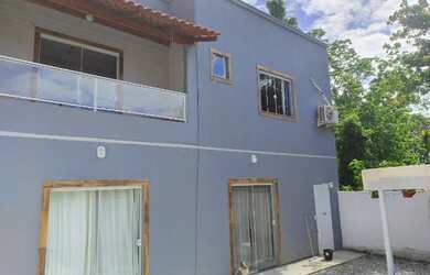 Imagem: A casa possui 4 Dormitórios, 3 Banheiros, 2 Vagas na garagem