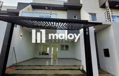 Imagem: A casa possui 2 Dormitórios, 1 Banheiro, 2 Vagas na garagem