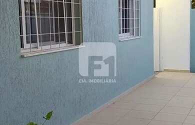 Imagem: A casa possui 4 Dormitórios, 2 Banheiros, 2 Vagas na garagem