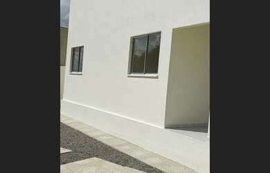 Imagem: A casa em condomínio possui 2 Dormitórios, 1 Banheiro, 2 Vagas