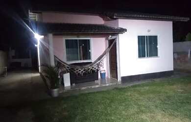 Imagem: A casa possui 3 Dormitórios, 5 Vagas na garagem, 480m² de