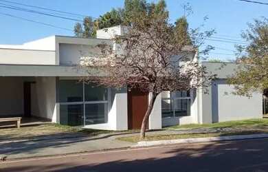 Imagem: A casa em condomínio possui 3 Dormitórios, 4 Banheiros, 4