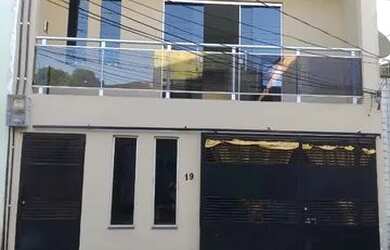 Imagem: A casa possui 2 Dormitórios, 1 Banheiro e está localizado