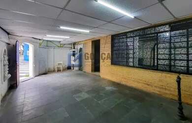 Imagem: A casa possui 3 Dormitórios, 3 Banheiros, 3 Vagas na garagem