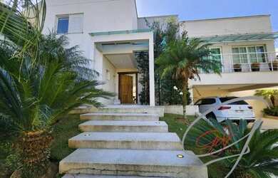 Imagem: A casa em condomínio possui 3 Dormitórios, 5 Banheiros, 2