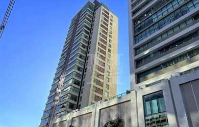 Imagem: O apartamento possui 4 Dormitórios, 5 Banheiros, 3 Vagas na