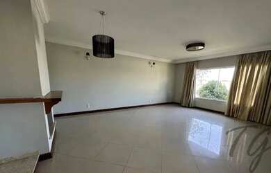 Imagem: A casa em condomínio possui 3 Dormitórios, 3 Banheiros, 287m²