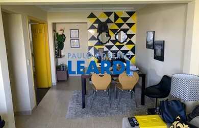 Imagem: O apartamento possui 3 Dormitórios, 1 Banheiro, 1 Vaga na garagem