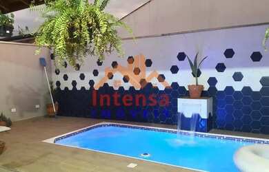 Imagem: A casa em condomínio possui 4 Dormitórios, 2 Banheiros, 2