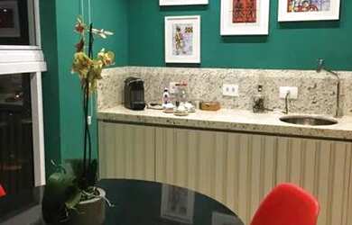 Imagem: O apartamento possui 1 Dormitório, 3 Banheiros, 1 Vaga na garagem