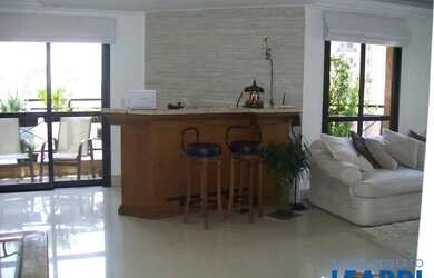 Imagem: O apartamento possui 3 Dormitórios, 4 Banheiros, 4 Vagas na