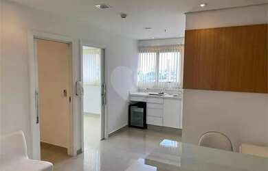 Imagem: O depósito possui 1 Vaga na garagem, 34m² de Área e está