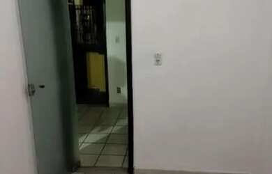 Imagem: A casa possui 1 Dormitório, 1 Banheiro e está localizado