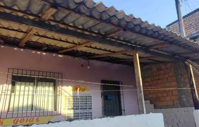 Imagem: A casa possui 1 Dormitório, 1 Banheiro e está localizado