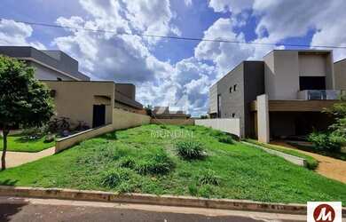 Imagem: O terreno possui 250m² de Área e está localizado em Jardim