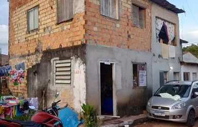 Imagem: A casa possui 5 Dormitórios, 4 Banheiros e está localizado
