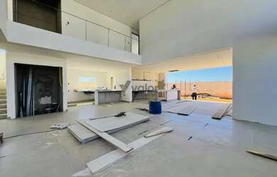 Imagem: A casa em condomínio possui 4 Dormitórios, 5 Banheiros, 4