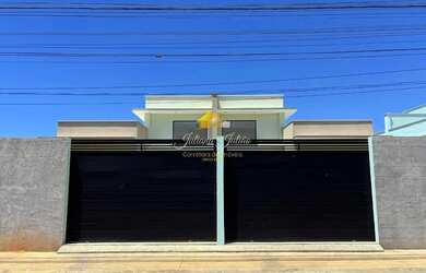 Imagem: A casa possui 2 Dormitórios, 2 Banheiros, 2 Vagas na garagem