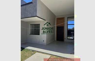 Imagem: A casa possui 3 Dormitórios, 2 Banheiros, 2 Vagas na garagem