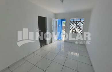 Imagem: A casa possui 2 Dormitórios, 1 Banheiro, 2 Vagas na garagem