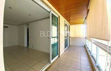 Imagem: O apartamento possui 2 Dormitórios, 3 Banheiros, 2 Vagas na