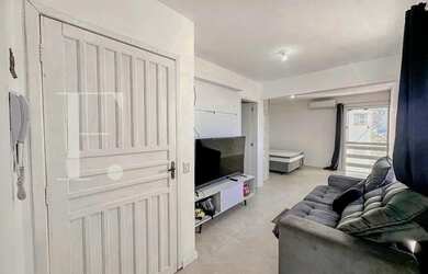 Imagem: O apartamento possui 1 Dormitório, 1 Banheiro, 1 Vaga na garagem