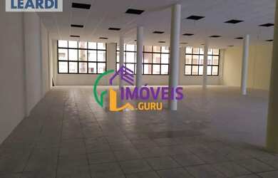 Imagem: O depósito possui 5 Vagas na garagem e 2222m² de Área e está