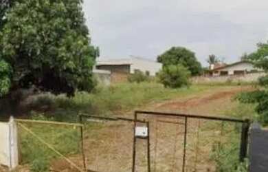 Imagem: O terreno possui 1.000m² de Área e está localizado em Centro