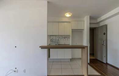 Imagem: O apartamento possui 1 Dormitório, 1 Banheiro, 1 Vaga na garagem