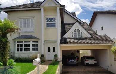 Imagem: A casa em condomínio possui 4 Dormitórios, 5 Banheiros, 4