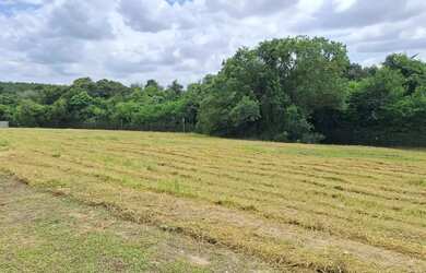Imagem: O terreno possui 1000m² de Área e está localizado em Araçoiaba