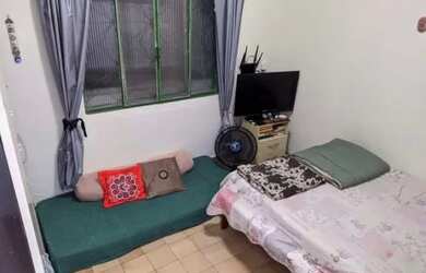 Imagem: A casa possui 1 Dormitório, 1 Banheiro, 1 Vaga na garagem