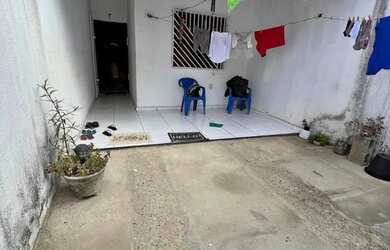 Imagem: A casa possui 2 Dormitórios, 3 Banheiros e está localizado