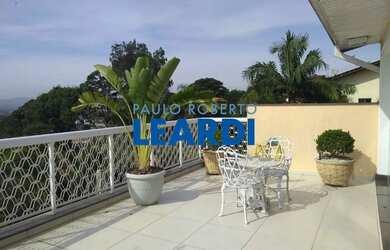 Imagem: A casa em condomínio possui 3 Dormitórios, 5 Banheiros, 2