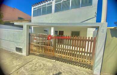 Imagem: A casa possui 2 Dormitórios, 2 Banheiros, 1 Vaga na garagem