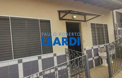 Imagem: A casa possui 2 Dormitórios, 1 Banheiro, 1 Vaga na garagem