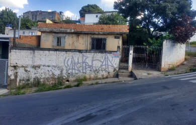 Imagem: A casa possui 2 Dormitórios, 1 Banheiro, 470m² de Área e