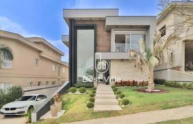 Imagem: A casa em condomínio possui 4 Dormitórios, 5 Banheiros, 5