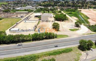 Imagem: O terreno possui 11.000m² de Área e está localizado em Porto